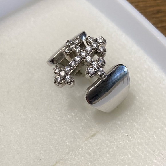 Women’s Stainless steel with cubic zirconia stones cross ring . Size 6 - Picture 3 of 6